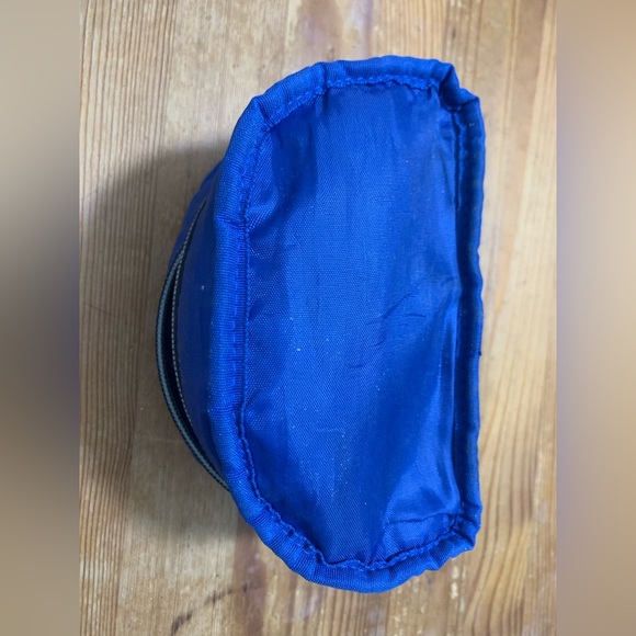 Korean Winky Cat Makeup Pouch - Picture 13 of 14